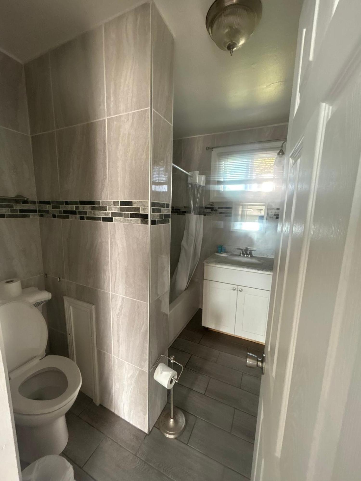 Thames Inn And Marina Groton Room photo